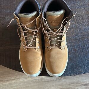 Men’s lace up Timberland boots